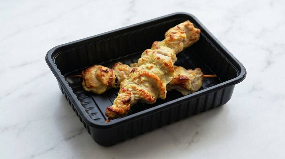 Курица в йогуртовом маринаде на шпажках